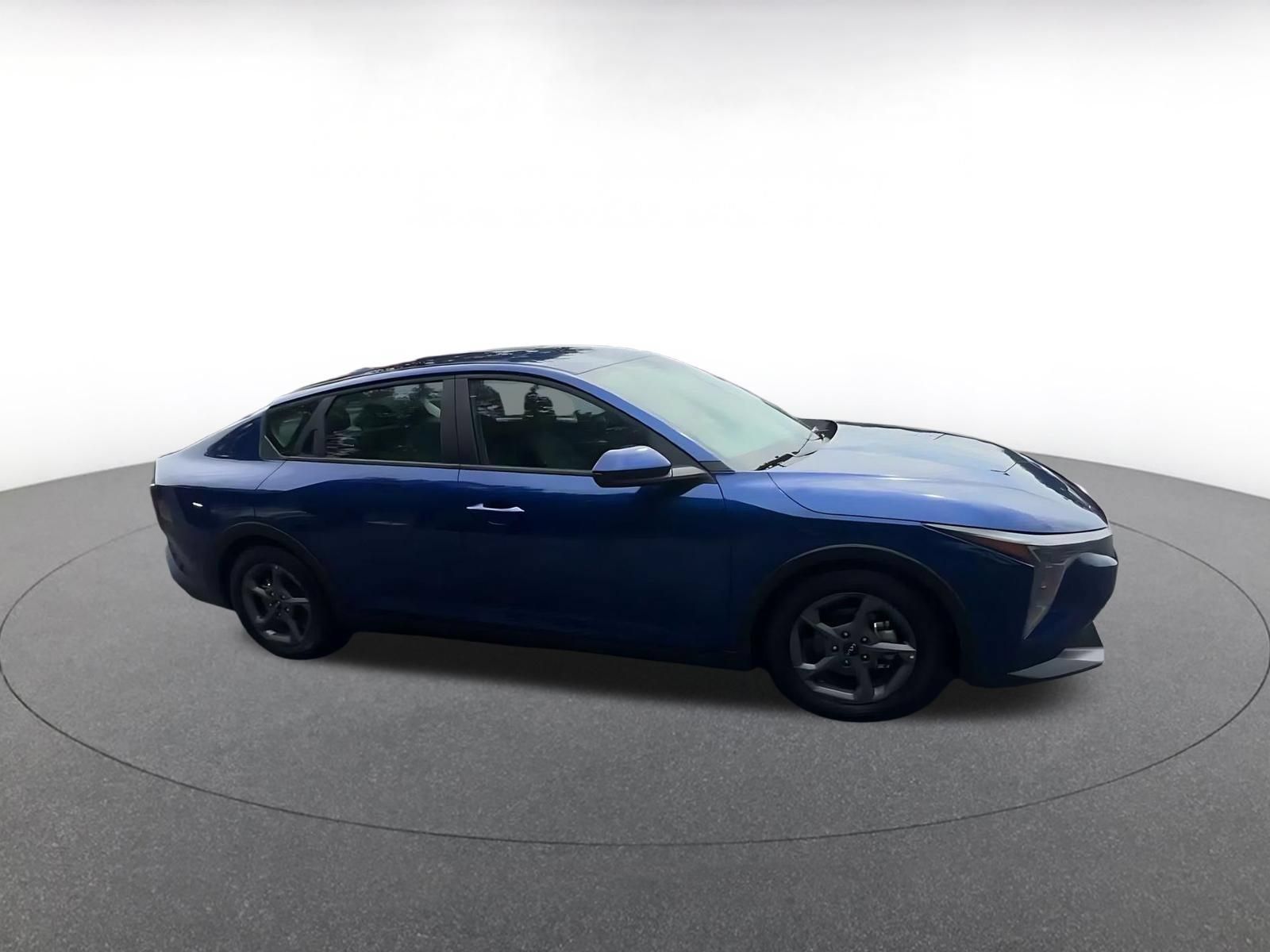 Used 2025 Kia K4 FWD image 2