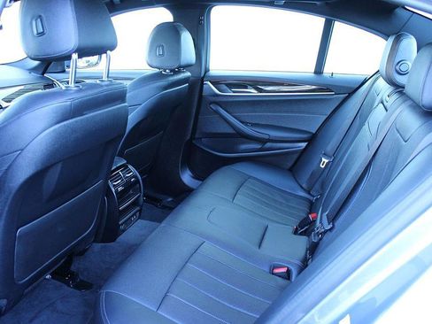 Used 2022 BMW 530i w/ Convenience Package image 16