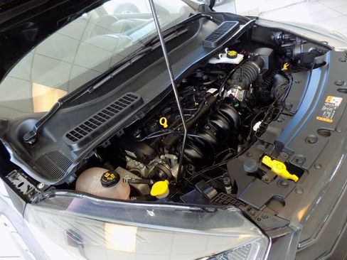 Used 2018 Ford Escape S image 42