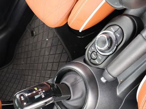 Used 2024 MINI Cooper Convertible w/ Signature Upholstery Package FWD image 19
