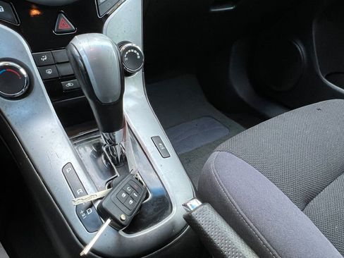 Used 2014 Chevrolet Cruze LT FWD image 15