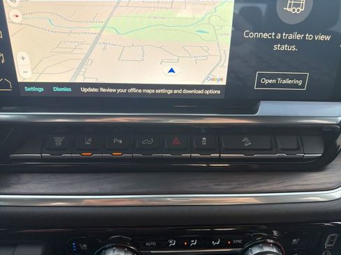 Used 2024 GMC Sierra 2500 SLT w/ SLT Premium Package image 17