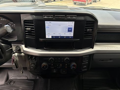 Used 2024 Ford F350 XL w/ 360-Degree Camera Package AWD/4WD image 19