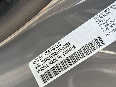 Used 2025 Chrysler Pacifica Select FWD image 33