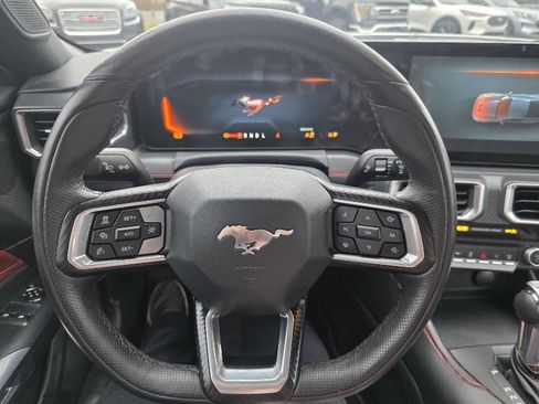 Used 2025 Ford Mustang Premium image 12