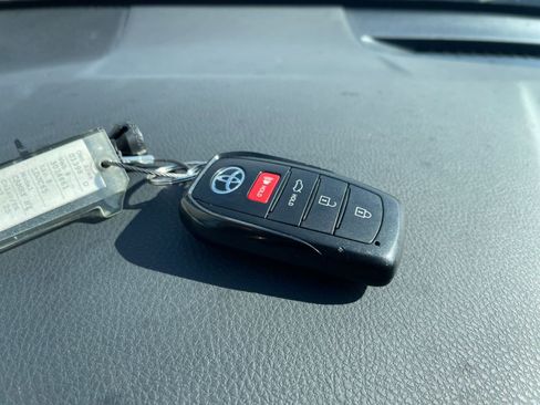 Used 2025 Toyota Camry LE image 21