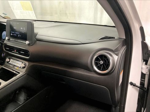 Used 2023 Hyundai Kona SE w/ Cargo Package image 13