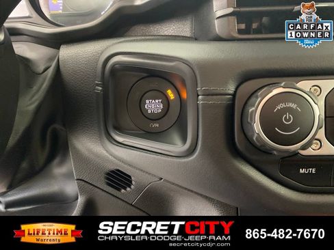 Used 2024 Jeep Wrangler Unlimited Rubicon 4xe w/ Technology Group AWD/4WD image 16