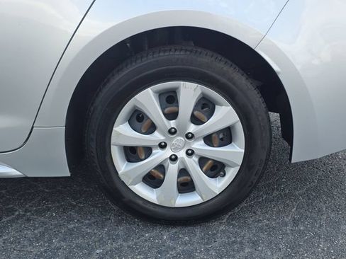 Used 2022 Toyota Corolla LE FWD image 33