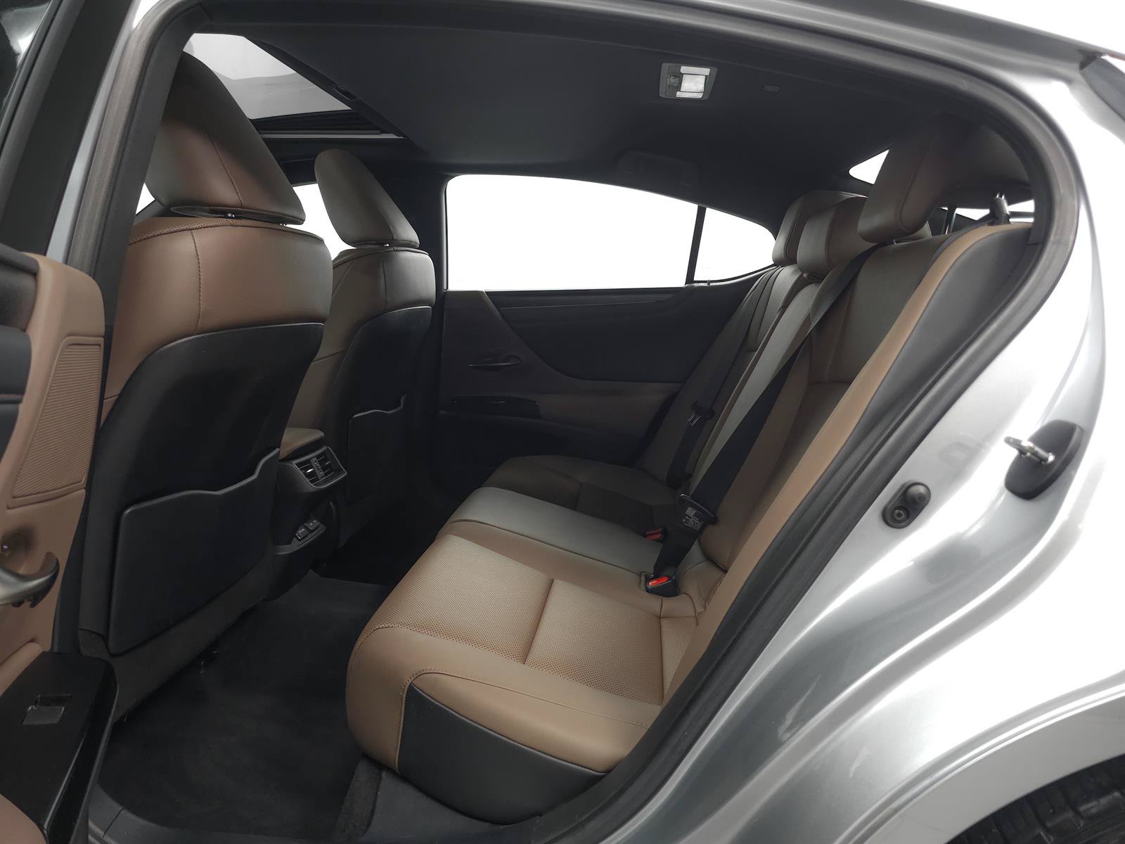 Used 2023 Lexus ES 350 w/ Premium Package FWD image 5
