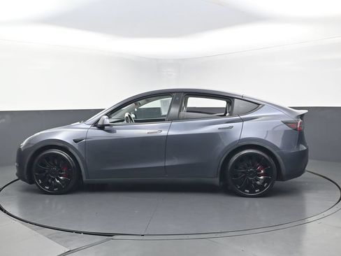 Used 2022 Tesla Model Y Performance AWD/4WD image 3