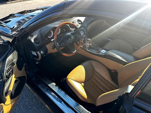 Used 2011 Mercedes-Benz SL 550 image 9