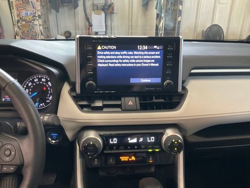 Certified 2021 Toyota RAV4 XLE w/ Convenience Package AWD/4WD image 16
