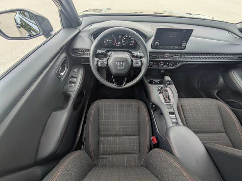 Used 2025 Honda HR-V Sport image 17