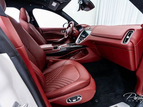 Used 2021 Aston Martin DBX image 47