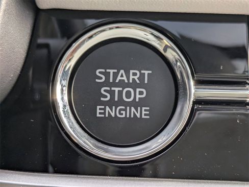 New 2026 Mitsubishi Outlander SE image 33