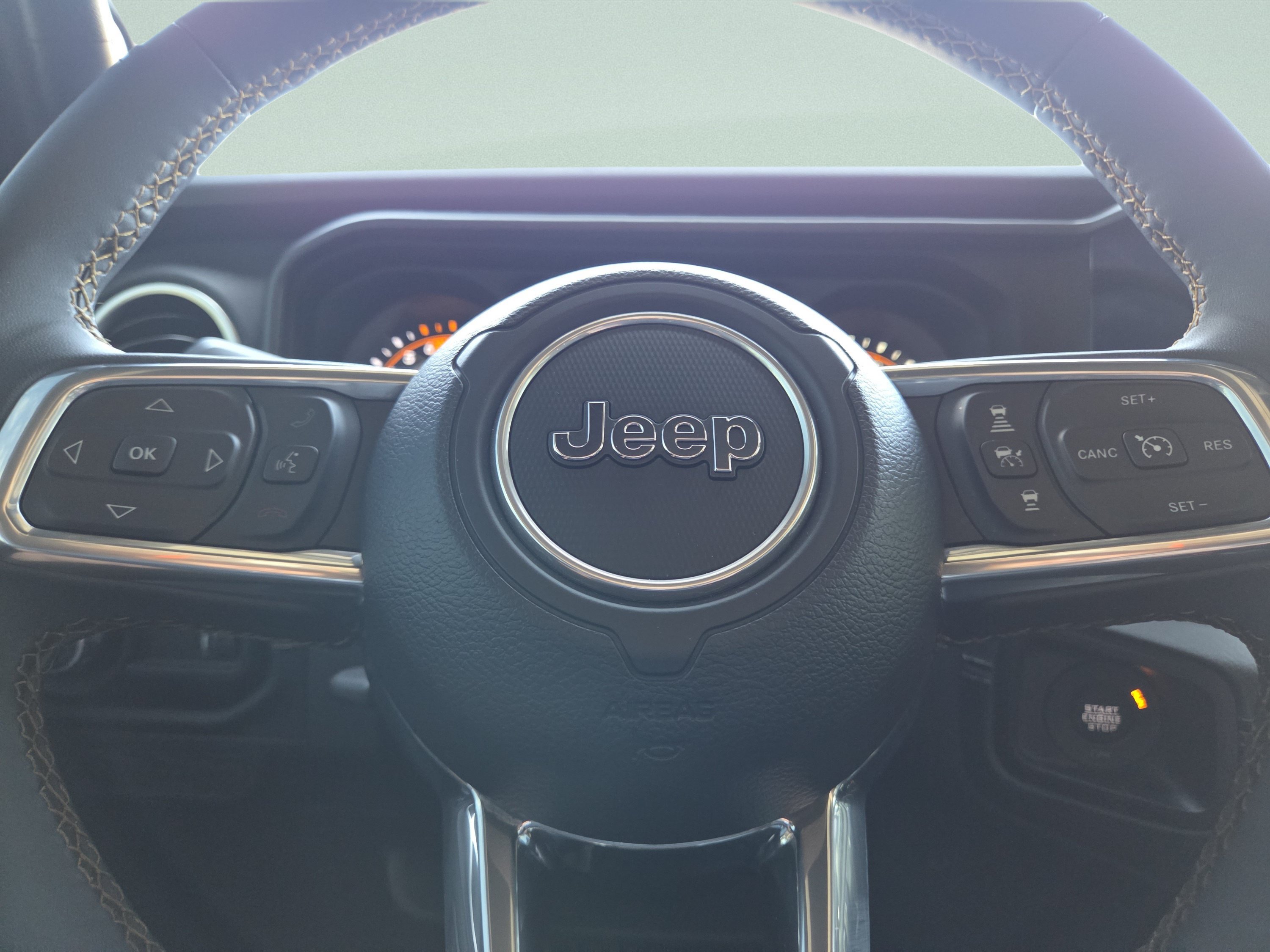 Used 2024 Jeep Wrangler Unlimited Sahara w/ Technology Group AWD/4WD image 34