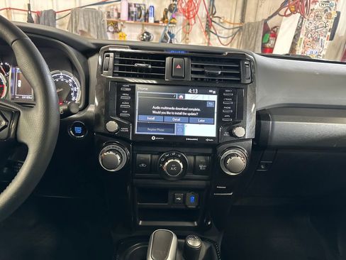 Certified 2022 Toyota 4Runner TRD Off-Road Premium w/ Moonroof Package AWD/4WD image 18