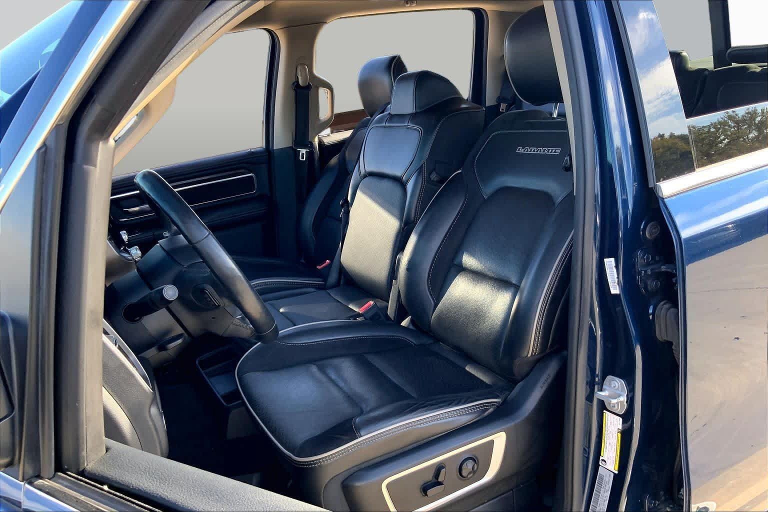 Used 2019 RAM 1500 Laramie AWD/4WD image 8