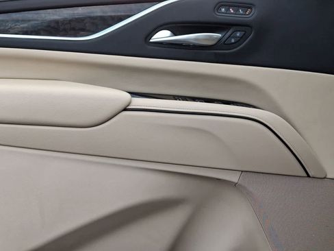 Used 2024 Cadillac Escalade Premium Luxury image 16