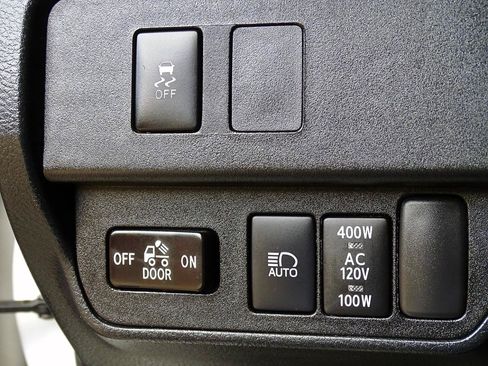Used 2021 Toyota Tacoma SR5 w/ Trail Edition AWD/4WD image 24