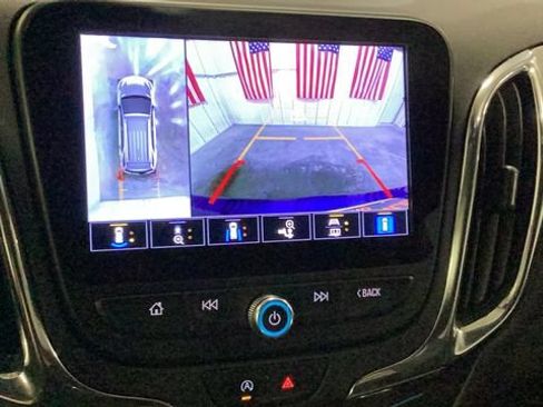 Used 2022 Chevrolet Equinox LT AWD/4WD image 18