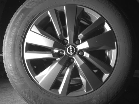 Used 2025 Nissan Pathfinder SV image 15