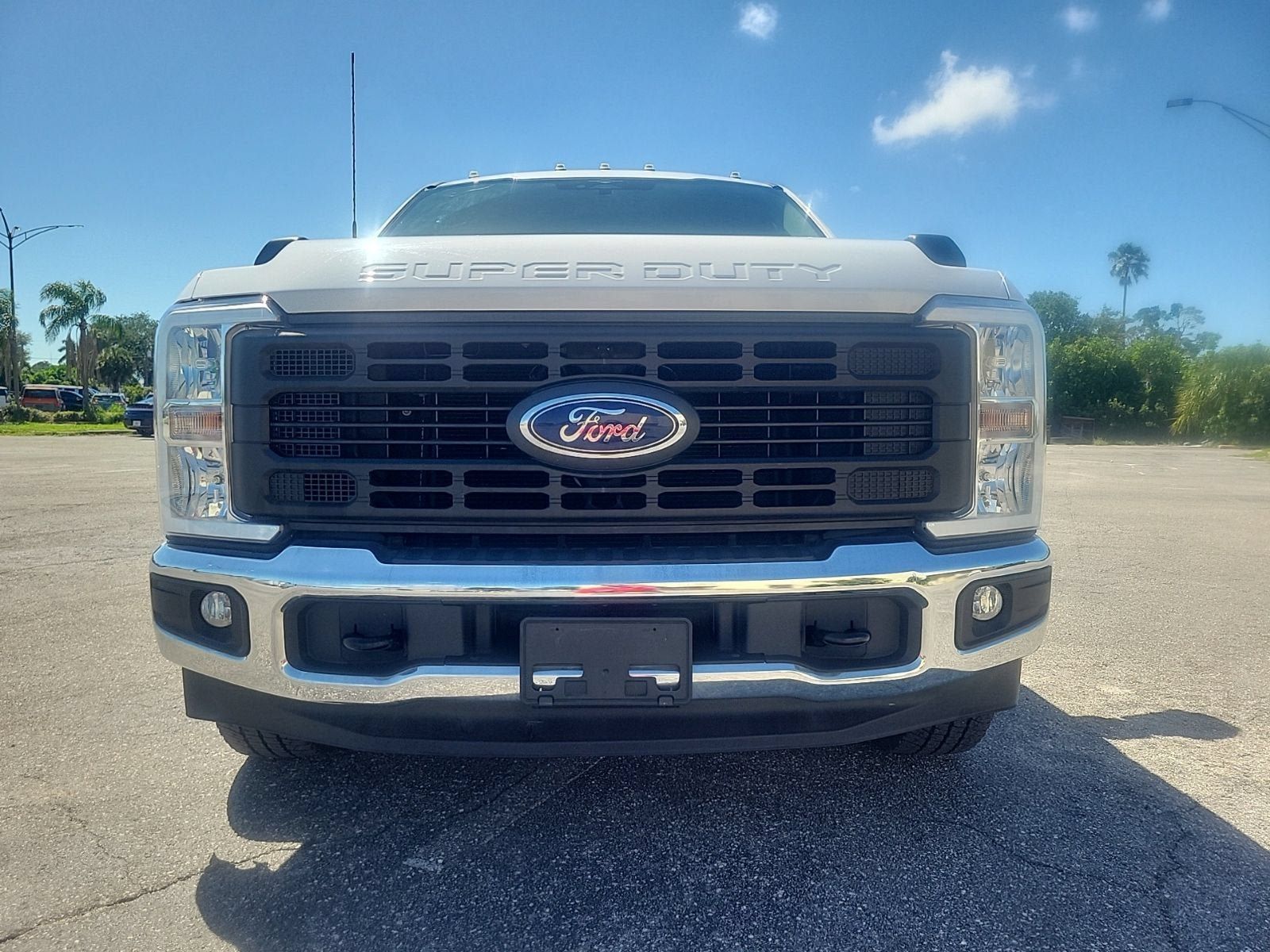 Used 2023 Ford F250 XL w/ XL Chrome Package RWD image 4