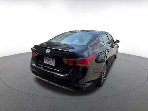 Used 2025 Nissan Altima 2.5 SV image 15