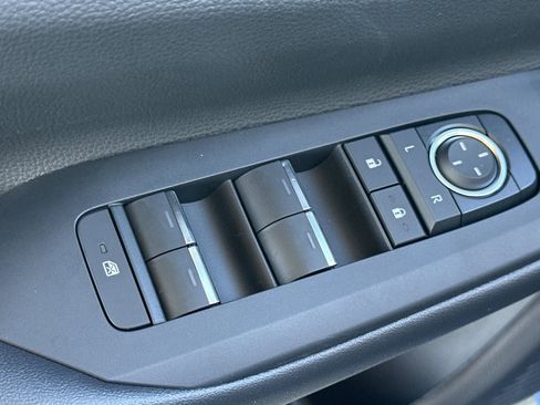 New 2026 Toyota Prius Plug-In Hybrid FWD image 13