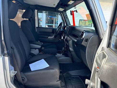 Used 2015 Jeep Wrangler Sport image 23