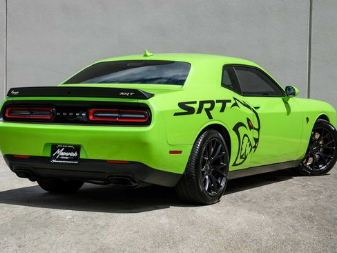 Used 2015 Dodge Challenger SRT Hellcat RWD image 8