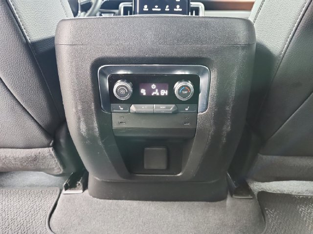 Used 2025 GMC Yukon Denali RWD image 38
