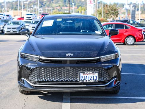 Used 2023 Toyota Crown Limited image 21