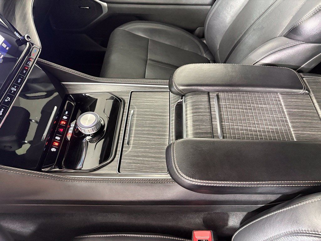 Used 2024 Jeep Wagoneer Series II w/ Flexible Seating Group RWD image 29
