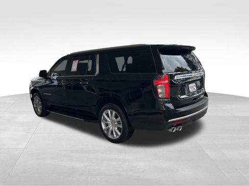 Used 2024 Chevrolet Suburban High Country w/ Advanced Technology Package image 4