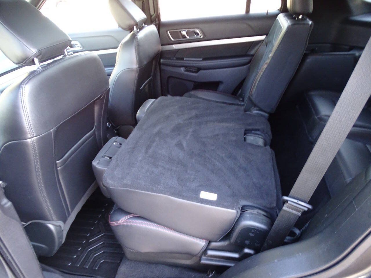 Used 2019 Ford Explorer AWD XLT w/ XLT Sport Appearance Package image 39