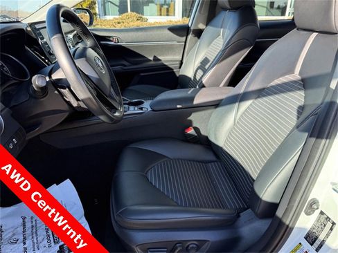 Used 2024 Toyota Camry SE image 16