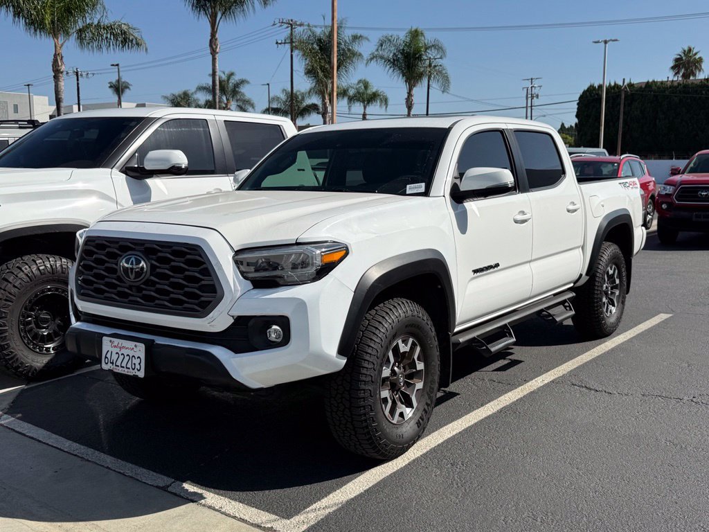 Used 2021 Toyota Tacoma TRD Off-Road w/ TRD Premium Off Road Package AWD/4WD image 2