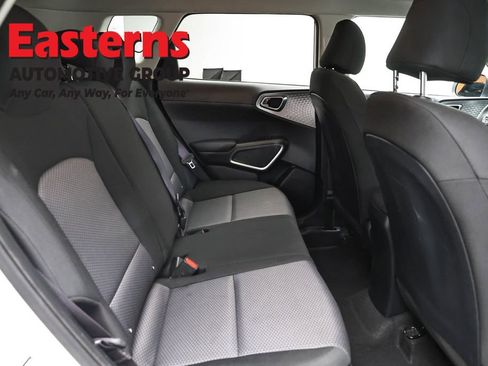 Used 2024 Kia Soul LX w/ Option Group 015 FWD image 22