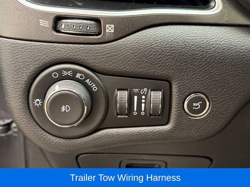 Used 2021 Jeep Cherokee Trailhawk w/ Sun, Sound & Nav Group AWD/4WD image 32