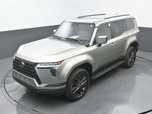 Used 2024 Lexus GX 550 w/ Cold Area Package AWD/4WD image 33