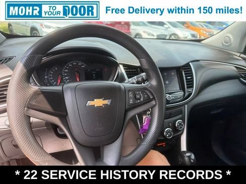 Used 2021 Chevrolet Trax LS AWD/4WD image 32