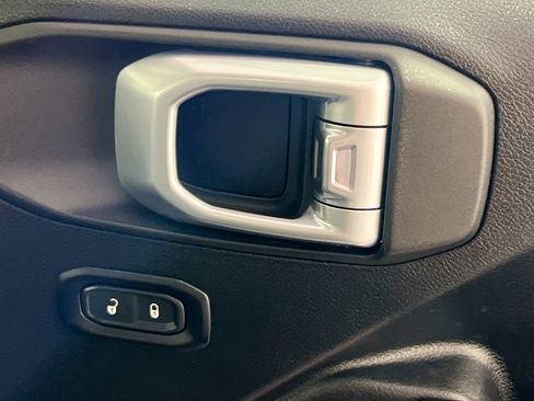 Used 2020 Jeep Gladiator Sport w/ Quick Order Package 24S image 32