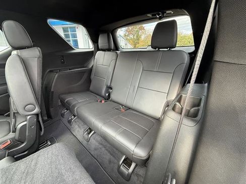 Certified 2023 Chevrolet Traverse RS image 27