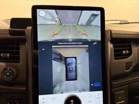 Certified 2022 Ford Expedition Platinum image 25