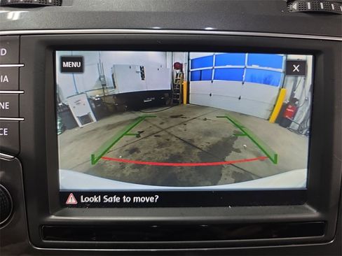 Used 2017 Volkswagen Golf Alltrack SE image 22