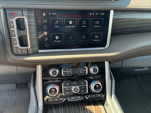 Used 2023 GMC Yukon XL Denali w/ Denali Reserve Package AWD/4WD image 19