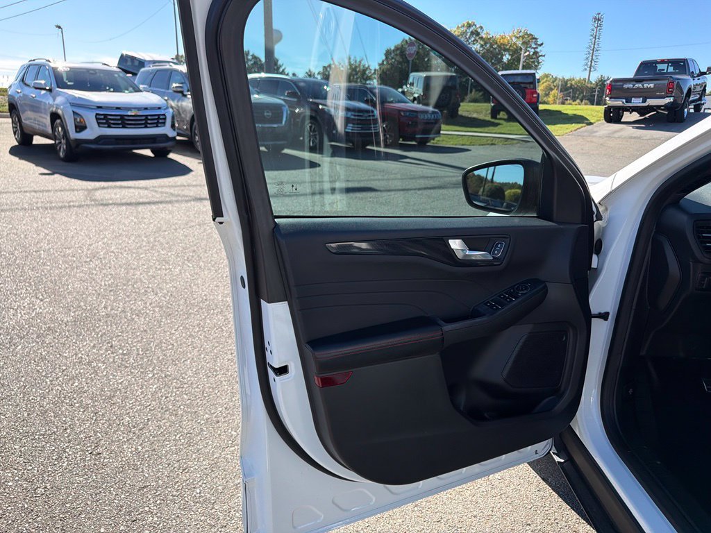Used 2023 Ford Escape ST-Line w/ Tech Pack #1 FWD image 13