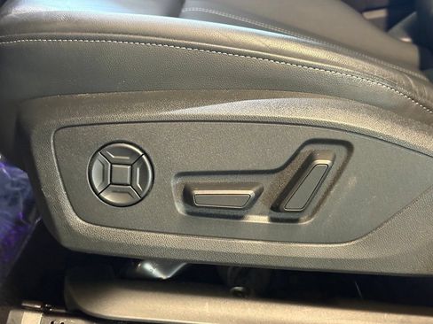 Used 2024 Audi Q4 e-tron Premium Plus w/ Premium Plus AWD/4WD image 21